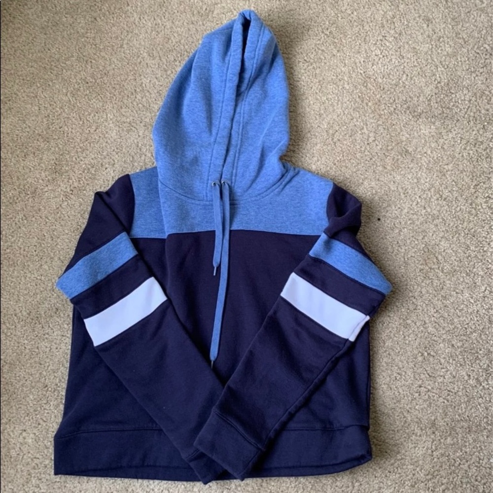 dip cropped blue sweatshirt